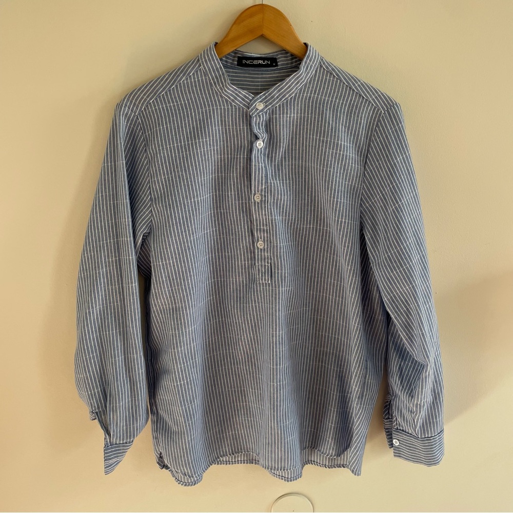 Incerun White Blue Stripe Ling Sleeve Band Collar Quarter Button Shirt EUC Sz M
